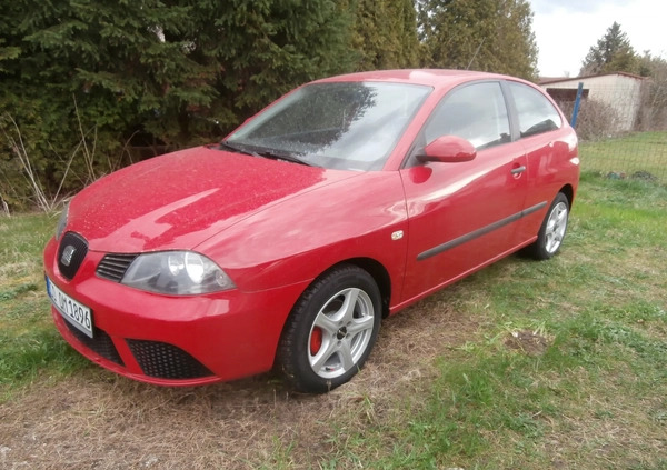 Seat Ibiza cena 7800 przebieg: 200000, rok produkcji 2006 z Gliwice małe 326